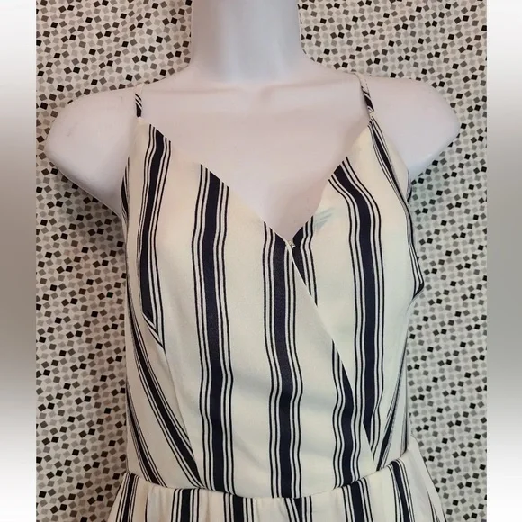 Super cute striped romper suit white and blue - Picture 2 of 5